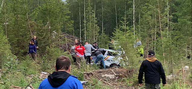 Illustration for article titled Hunting For Crashes With The 'Professional Spectators' Of Rally Finland